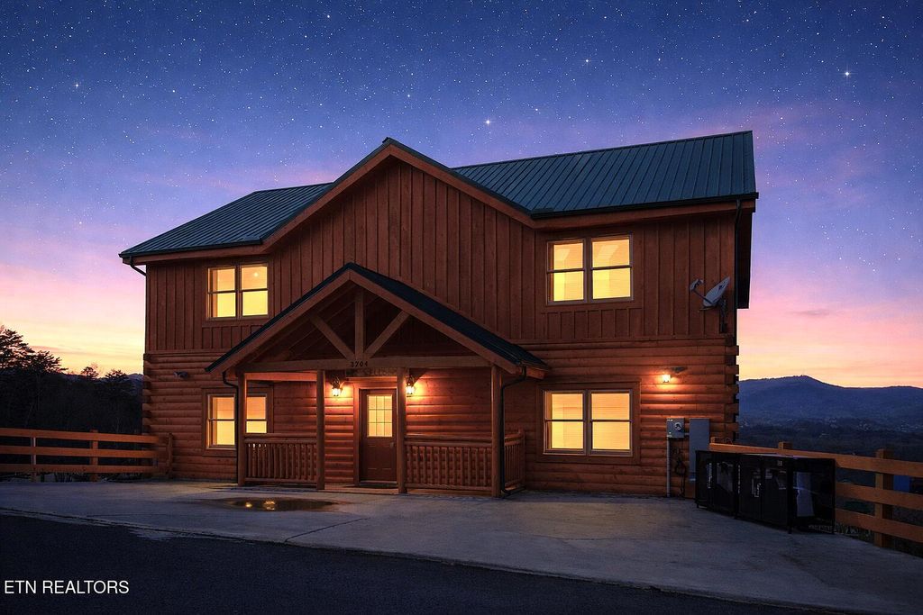 Photo of 3704 Tilda Hilltop Way, Sevierville, TN 37862 (MLS # 1328971)