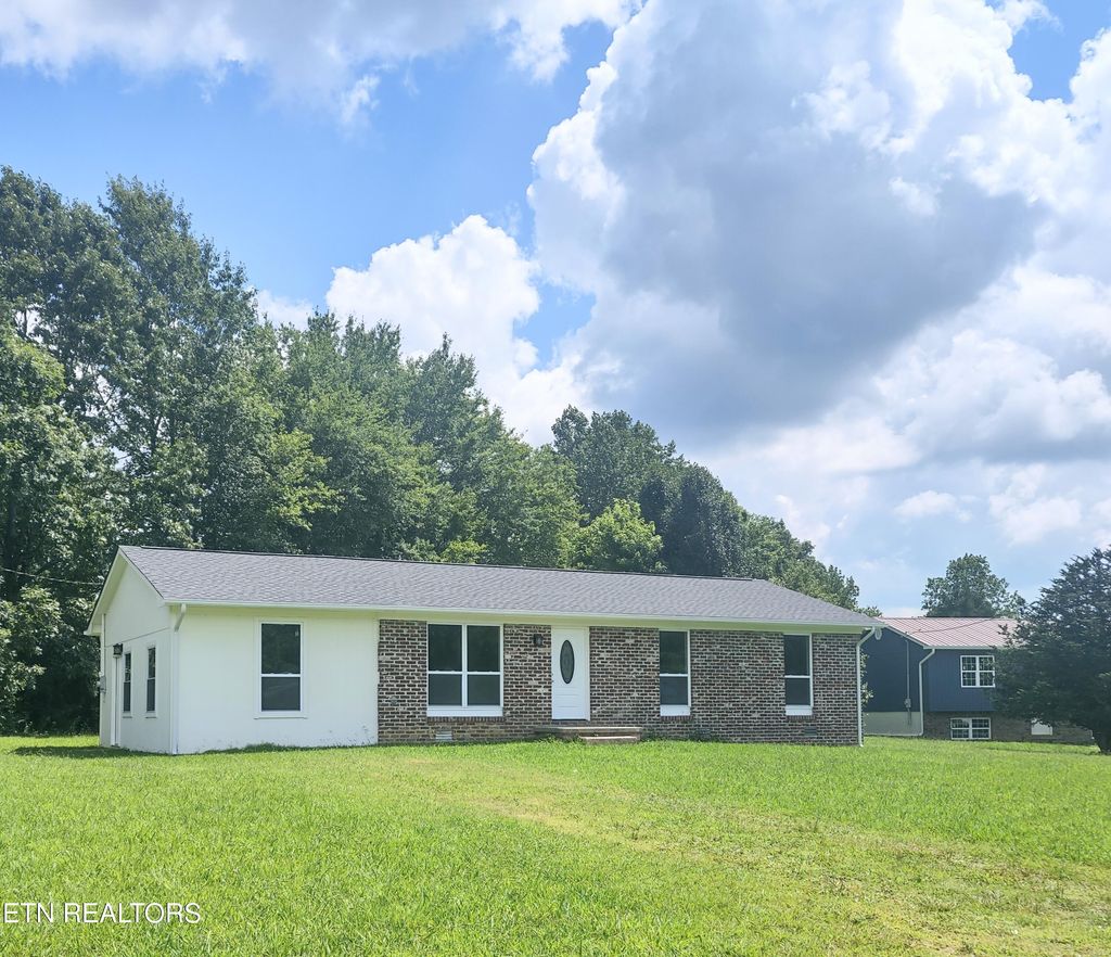 Photo of 103 Susack Lane, Wartburg, TN 37887 (MLS # 1310025)