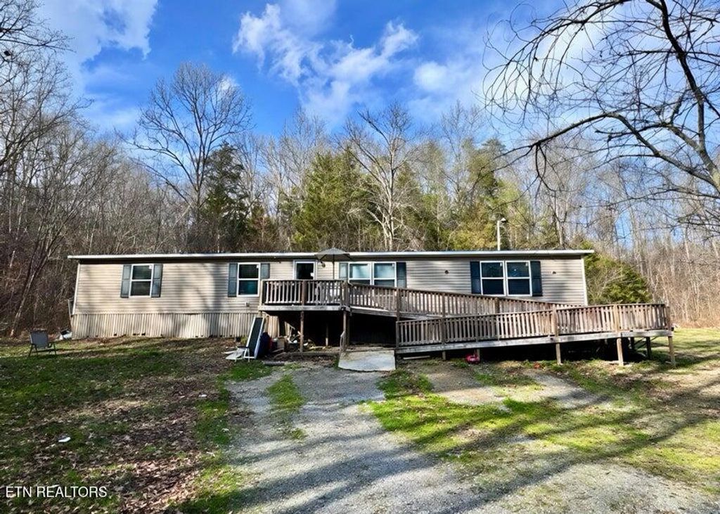 Photo of 121141 Spring St, Sevierville, TN 37862 (MLS # 1328451)