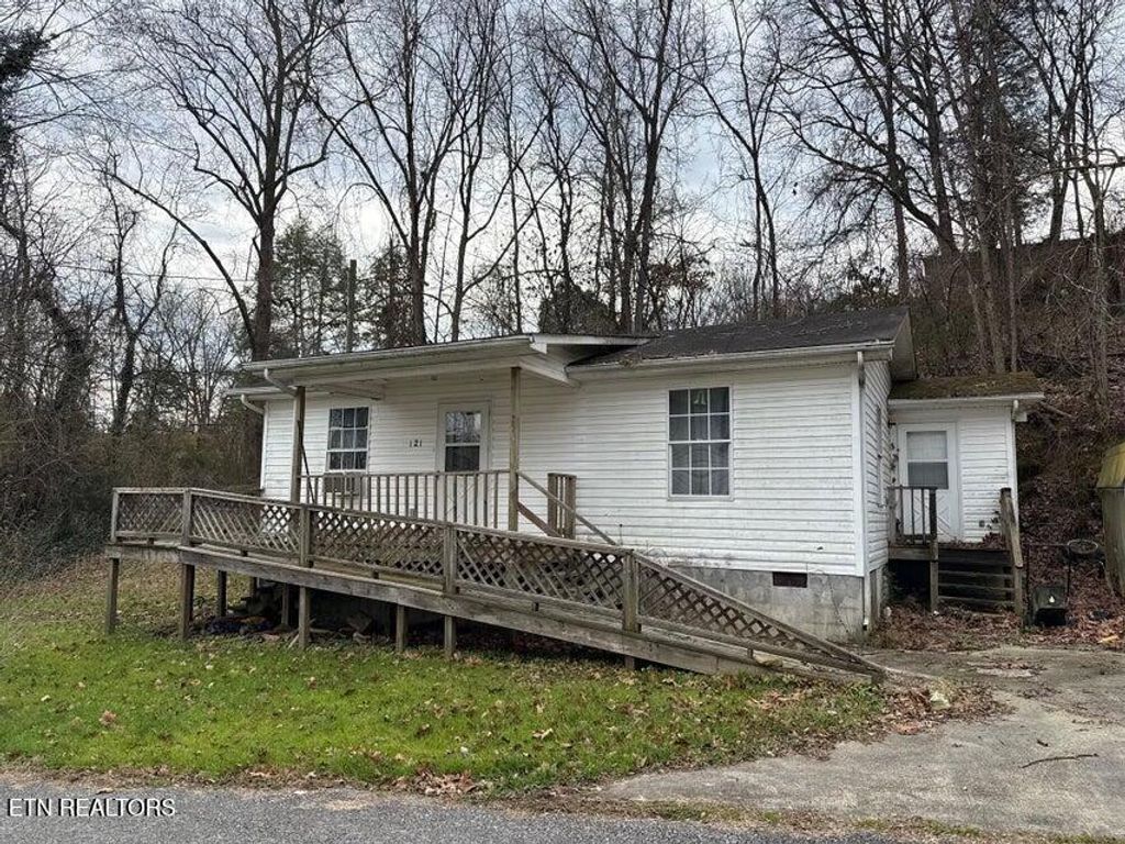 Photo of 121141 Spring St, Sevierville, TN 37862 (MLS # 1328451)