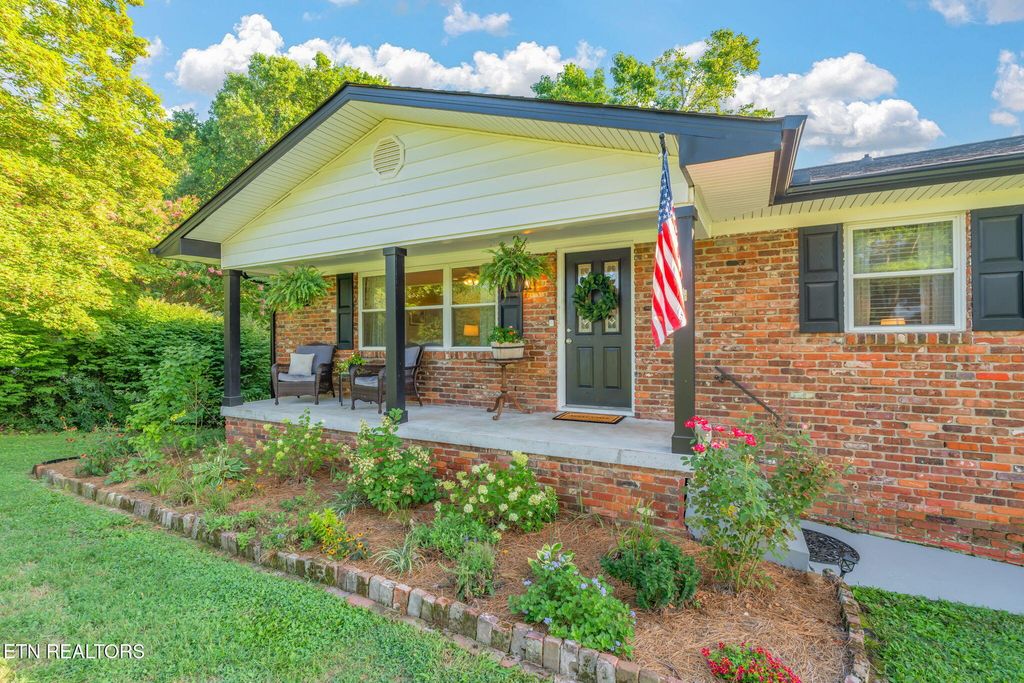 Photo of 4417 Amber Drive, Louisville, TN 37777 (MLS # 1314060)