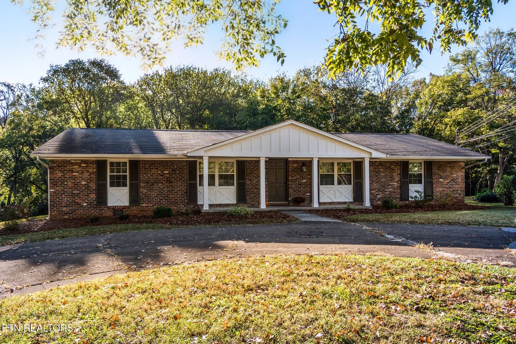 Photo of 1230 April Drive, Knoxville, TN 37919 (MLS # 1360159)