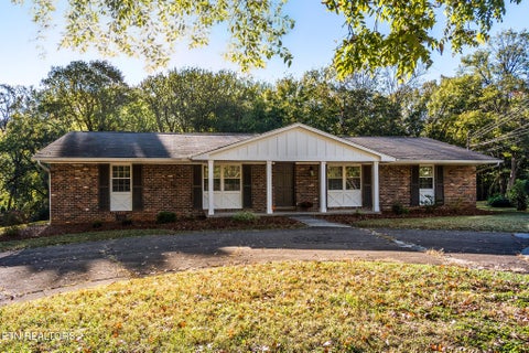 Photo of 1230 April Drive, Knoxville, TN 37919 (MLS # 1360159)