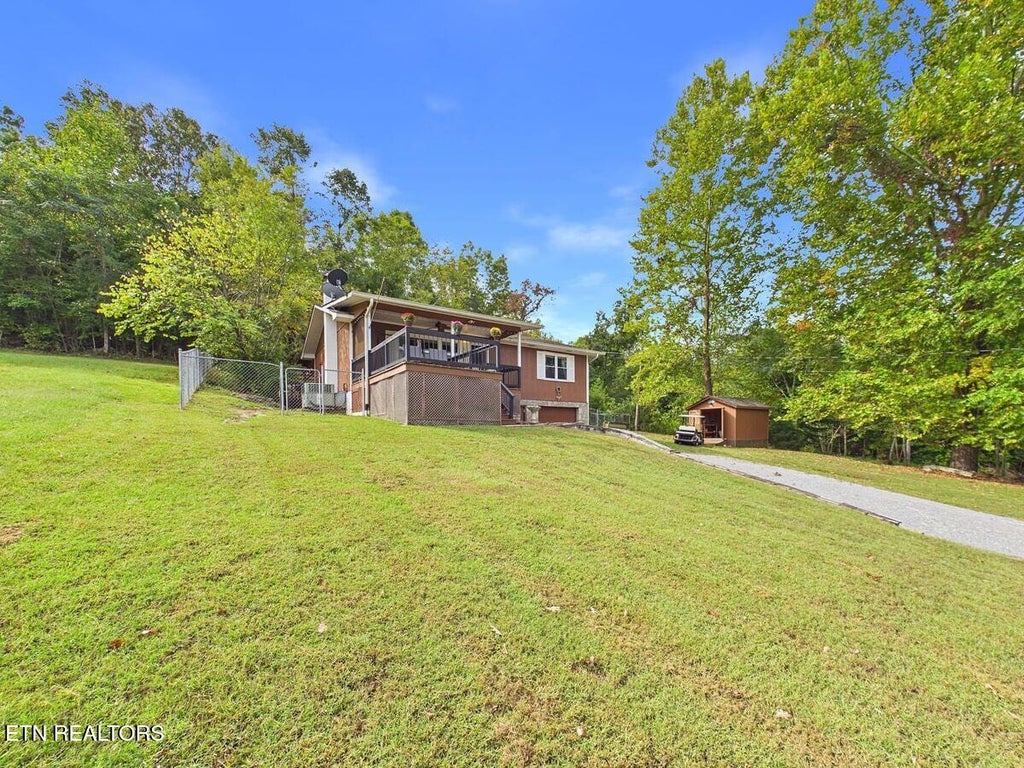 Photo of 864 Scenic Lakeview Drive, Spring City, TN 37381 (MLS # 1358228)