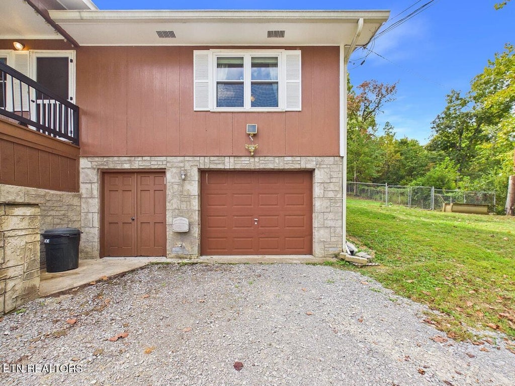 Photo of 864 Scenic Lakeview Drive, Spring City, TN 37381 (MLS # 1358228)