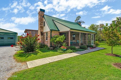 910 Highland Lane Crossville TN 38555