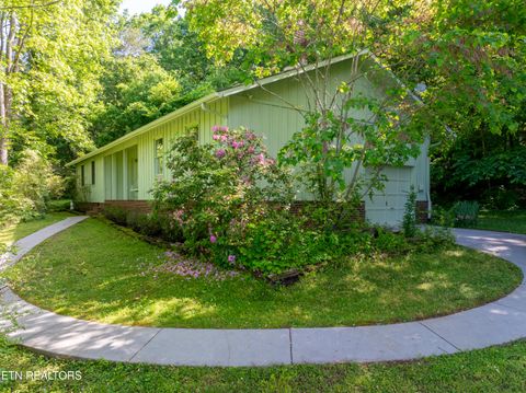 Single Family Residence in Maryville TN 1523 Shadowood Drive.jpg