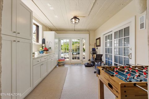 Tiny photo for 2824 Kingston Pike, Knoxville, TN 37919 (MLS # 1341362)