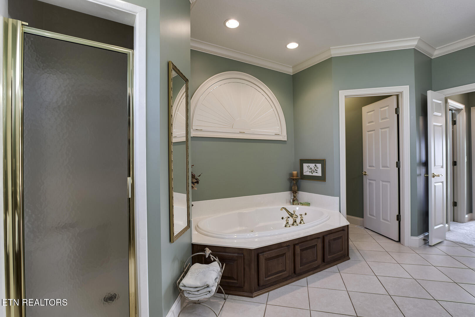 Vonore, Tennessee, 37885, United States, ,4 BathroomsBathrooms,Residential,Active,1731286