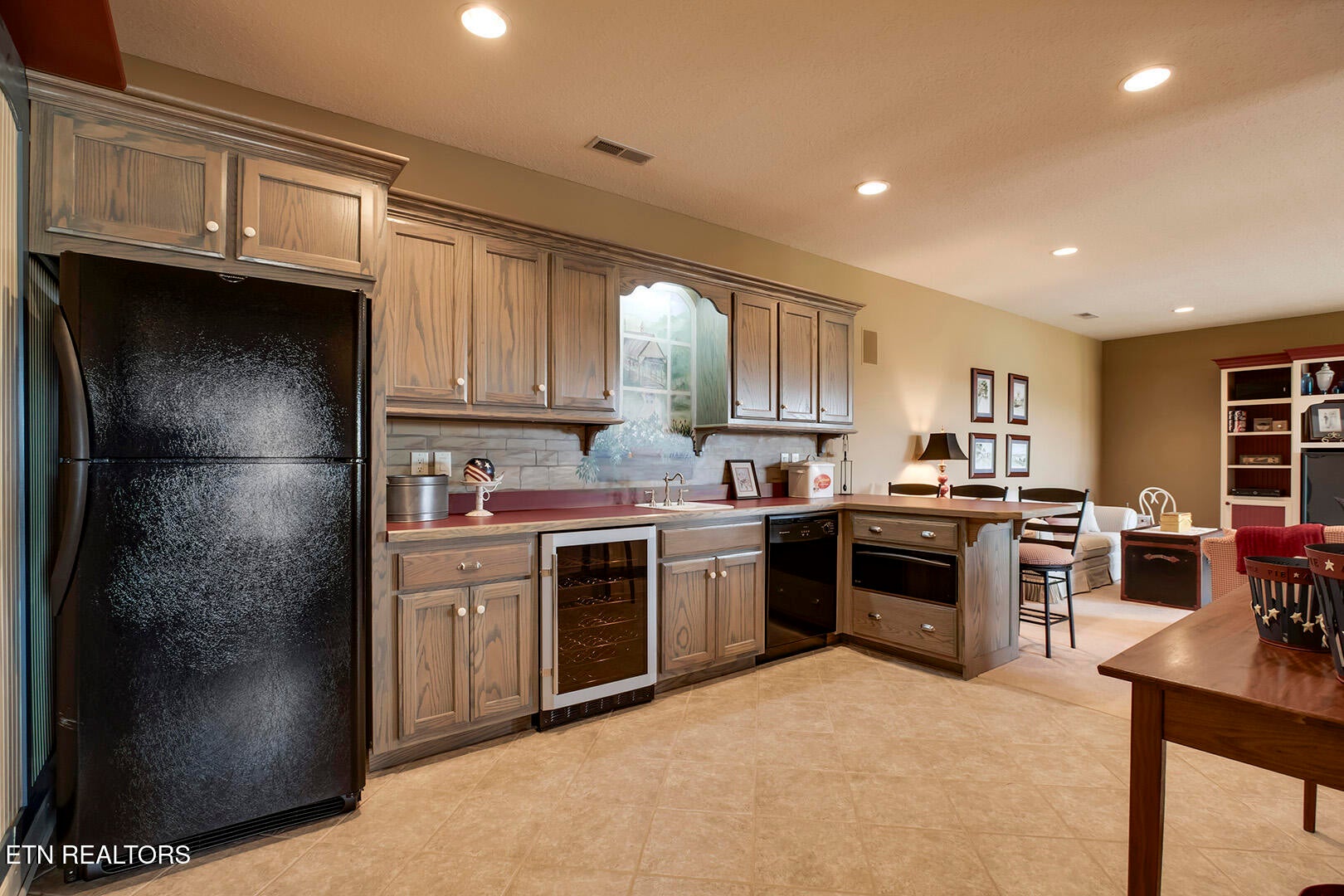 Vonore, Tennessee, 37885, United States, ,4 BathroomsBathrooms,Residential,Active,1731286