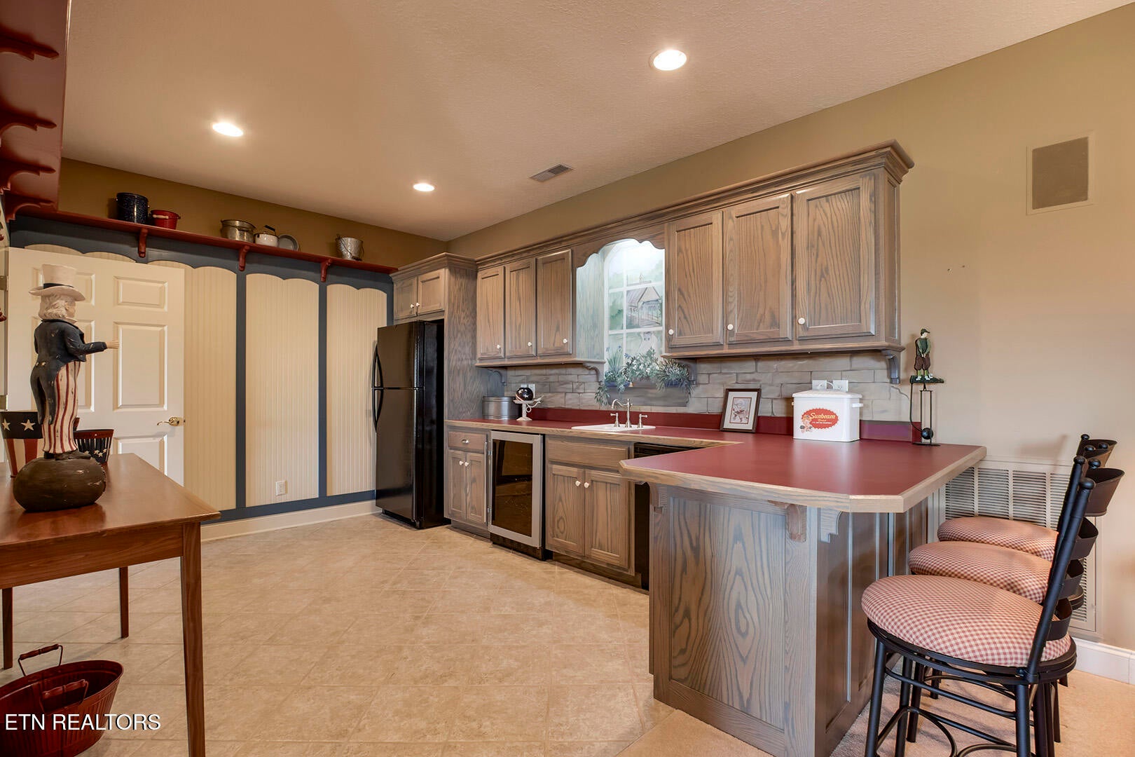 Vonore, Tennessee, 37885, United States, ,4 BathroomsBathrooms,Residential,Active,1731286