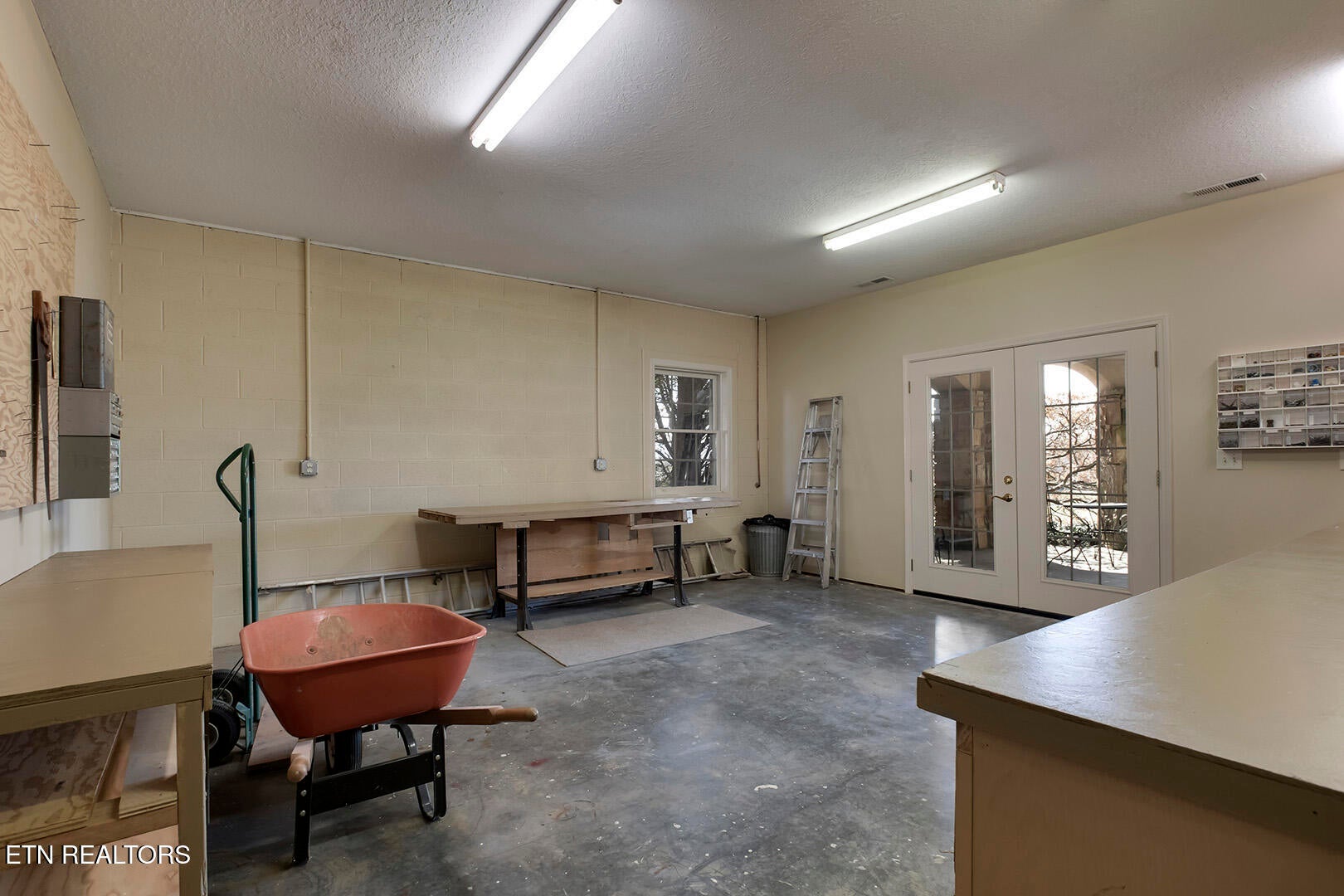 Vonore, Tennessee, 37885, United States, ,4 BathroomsBathrooms,Residential,Active,1731286