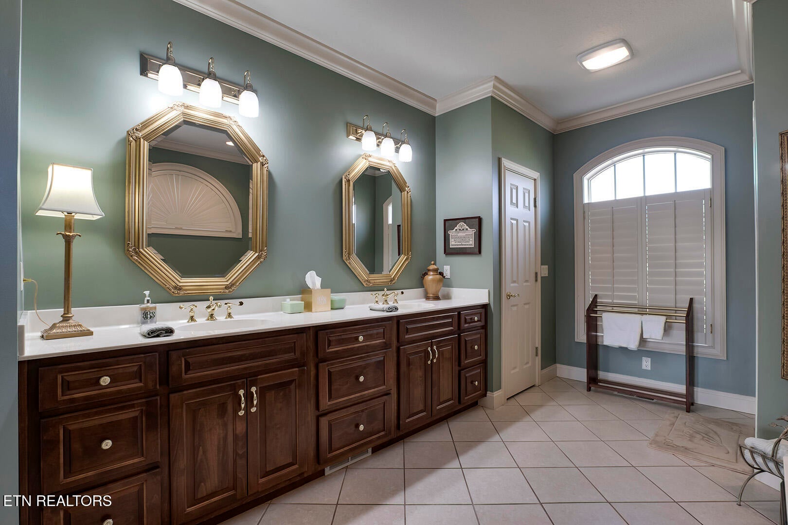 Vonore, Tennessee, 37885, United States, ,4 BathroomsBathrooms,Residential,Active,1731286