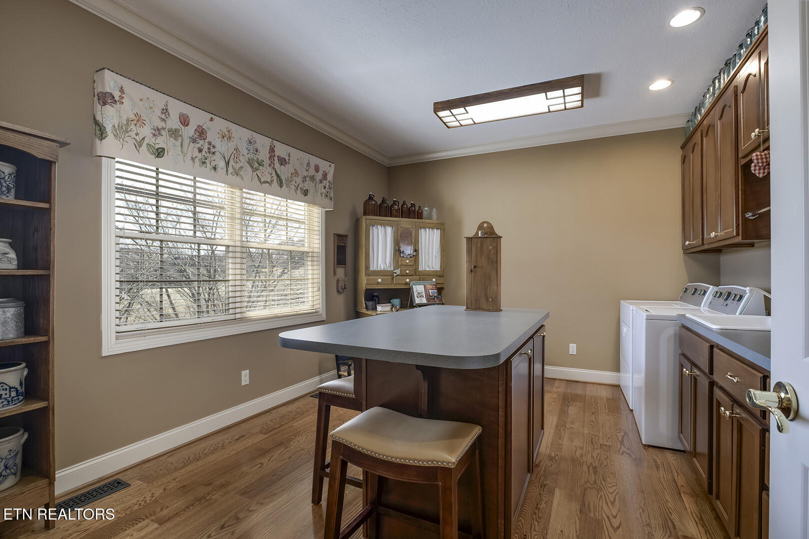 Vonore, Tennessee, 37885, United States, ,4 BathroomsBathrooms,Residential,Active,1731286