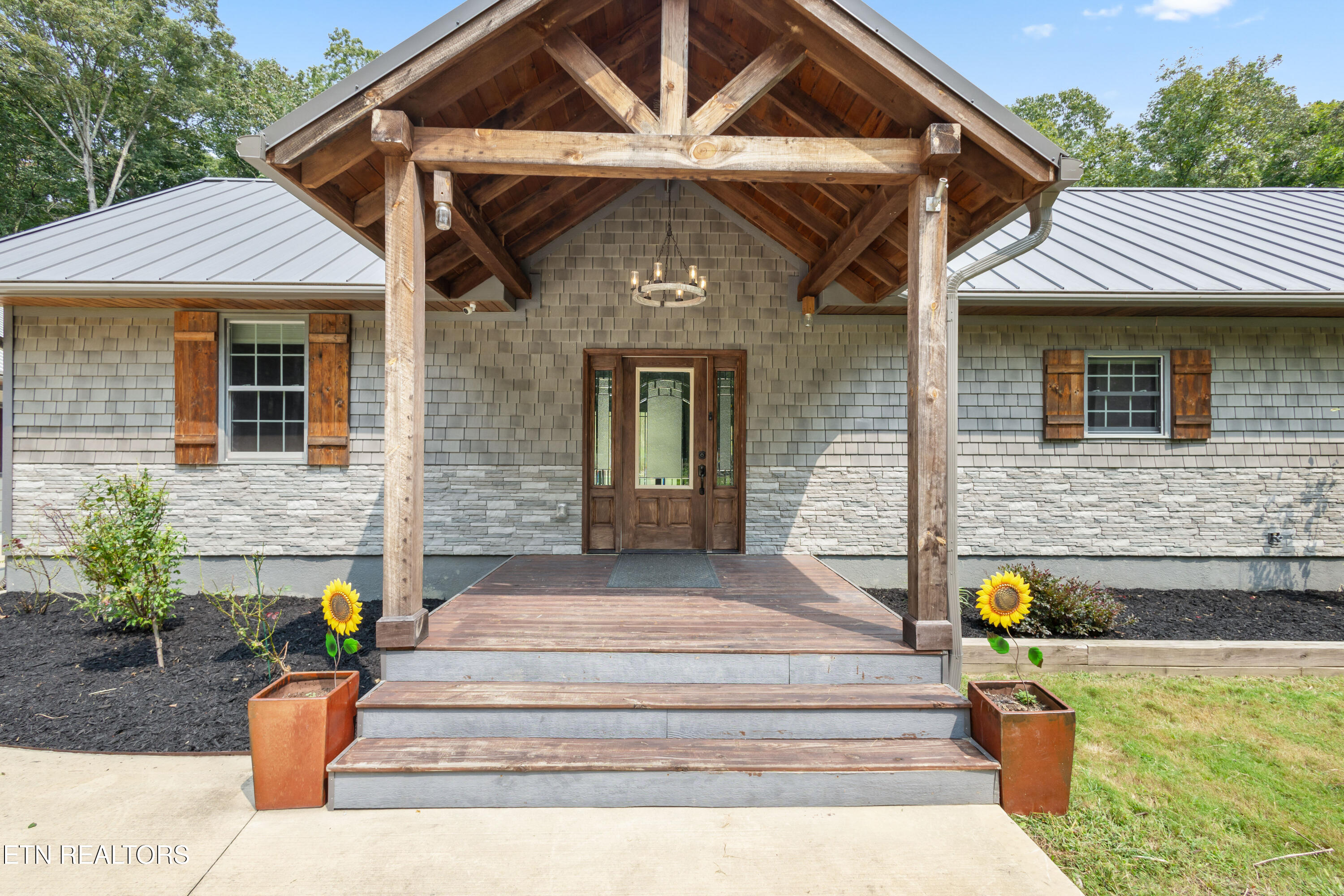 178 Emerald Pointe Circle