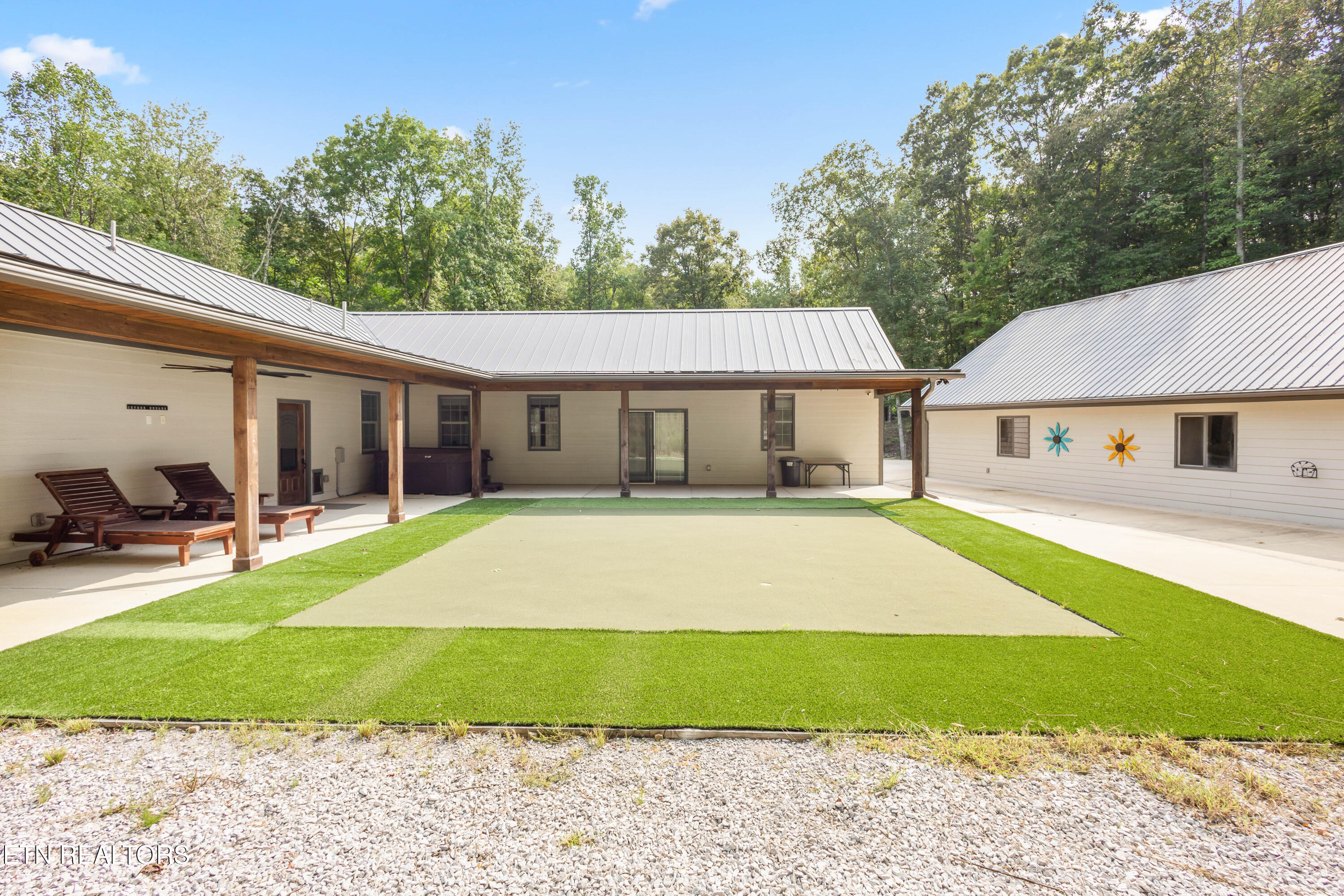 178 Emerald Pointe Circle