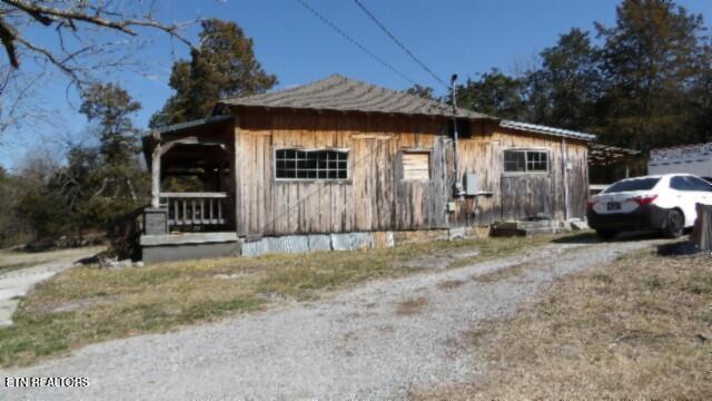 1586 Needmore Rd