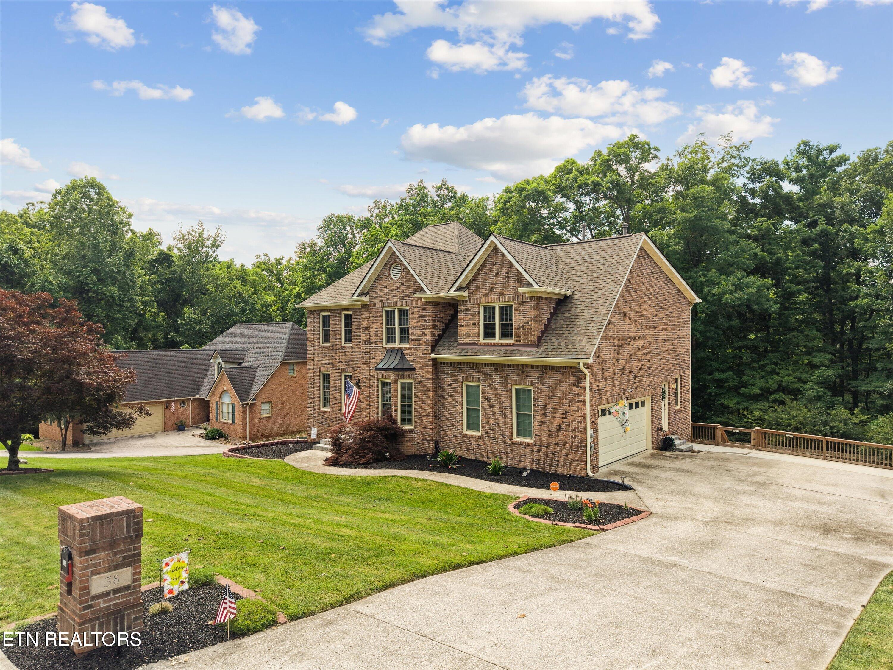 38 Palisades Pkwy