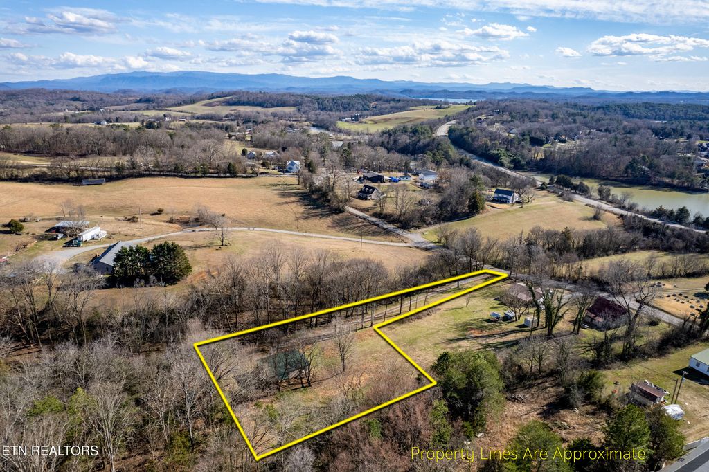 Photo of 281 Trigonia Rd, Greenback, TN 37742 (MLS # 1291793)
