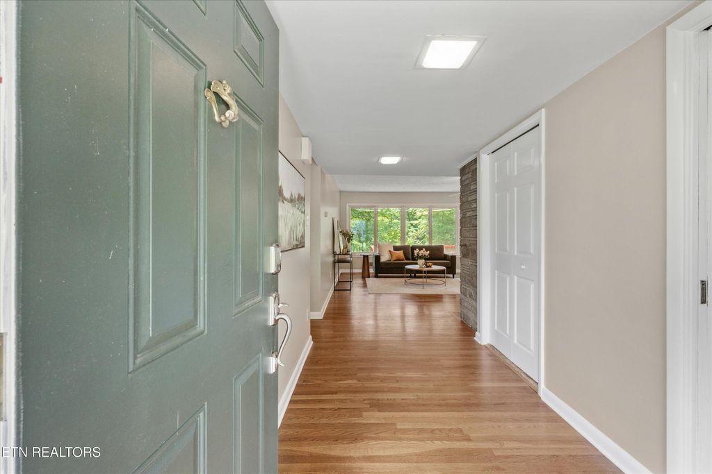 Photo of 386 East Drive, Oak Ridge, TN 37830 (MLS # 1304440)