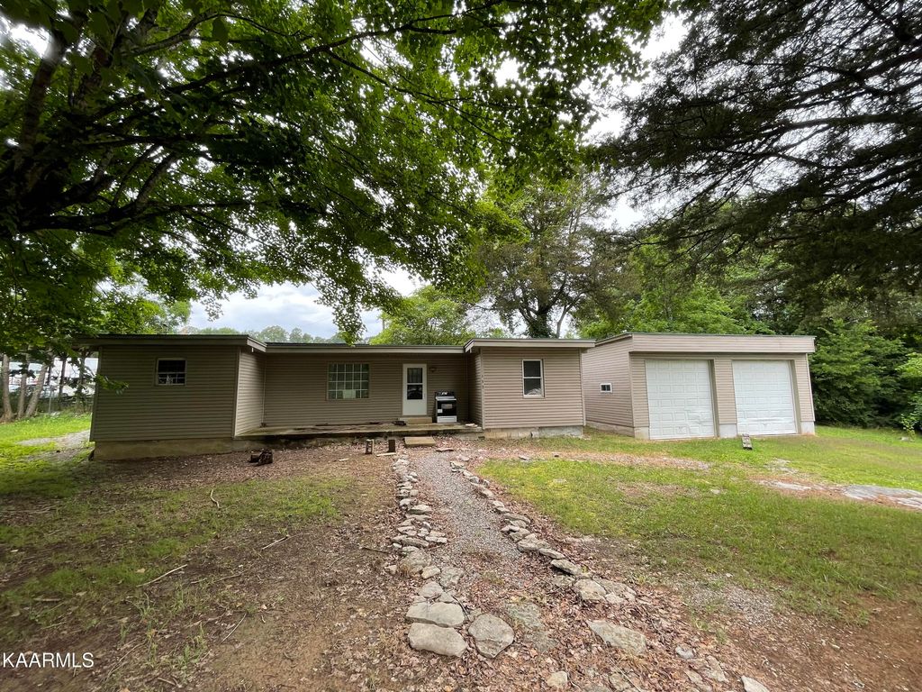 Photo of 132 Hamblin St, New Tazewell, TN 37825 (MLS # 1231282)