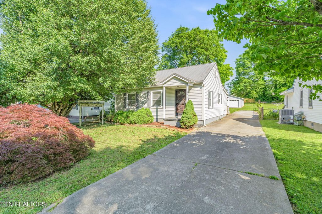 Photo of 3017 Boright Drive, Knoxville, TN 37917 (MLS # 1340905)
