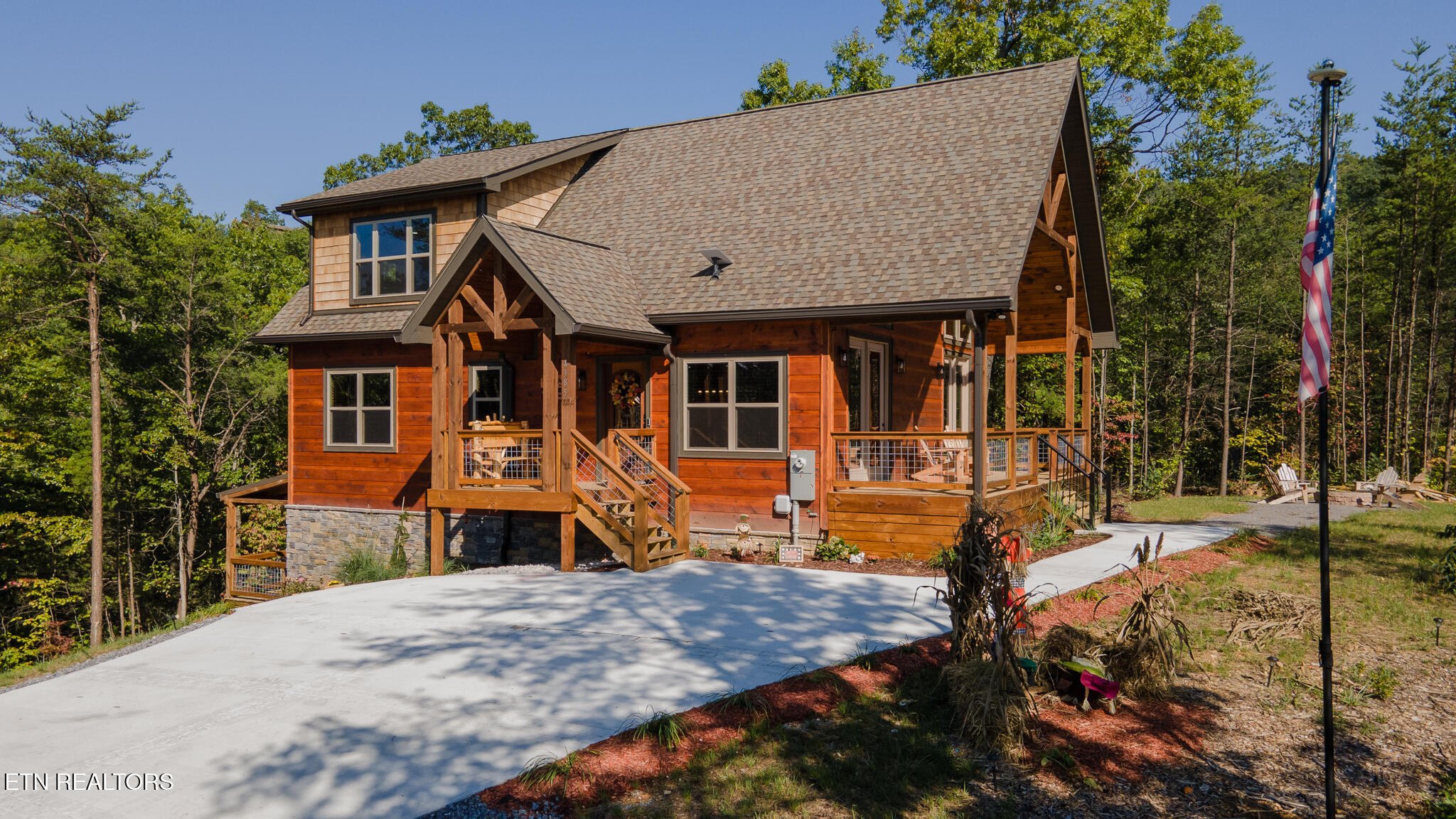 4385 Chamberlain Lane