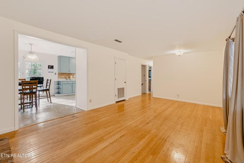 Tiny photo for 121 Nebraska Ave, Oak Ridge, TN 37830 (MLS # 1360382)