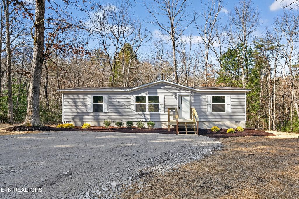 Photo of 391 Cherokee Rd, Crossville, TN 38572 (MLS # 1315450)