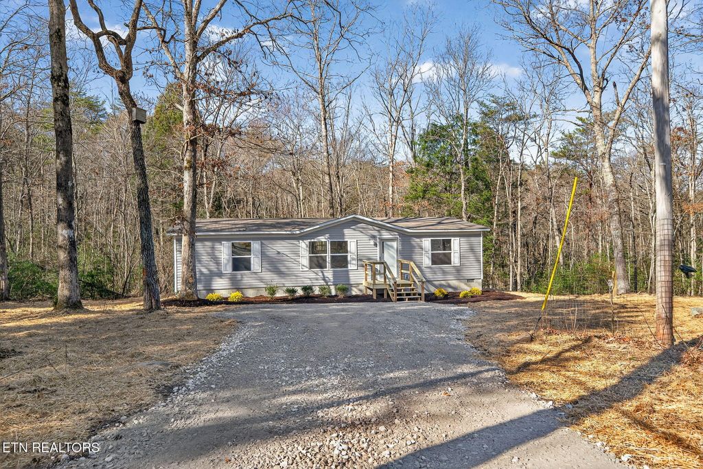 Photo of 391 Cherokee Rd, Crossville, TN 38572 (MLS # 1315450)