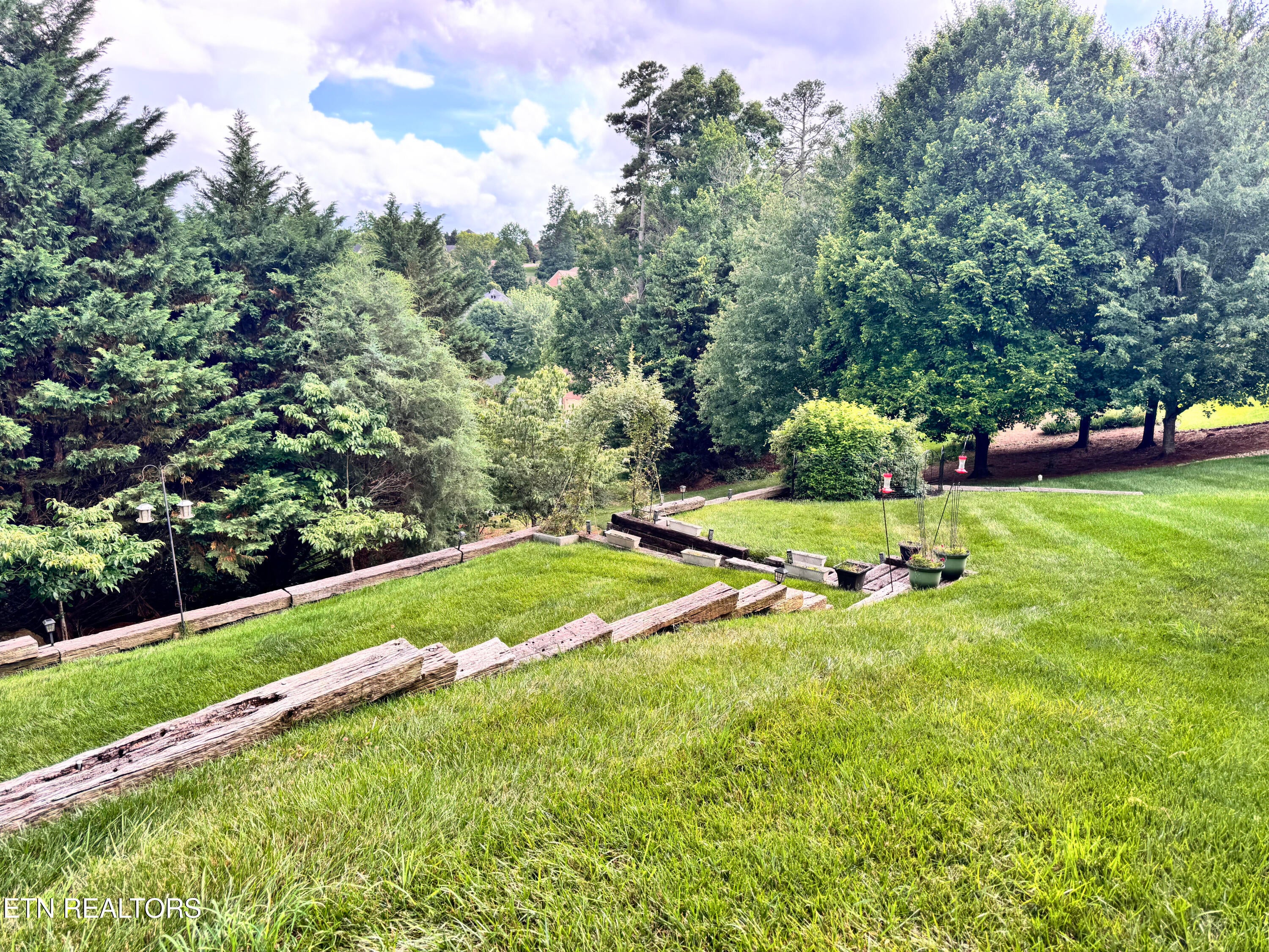 712 Whispering Hills Lane