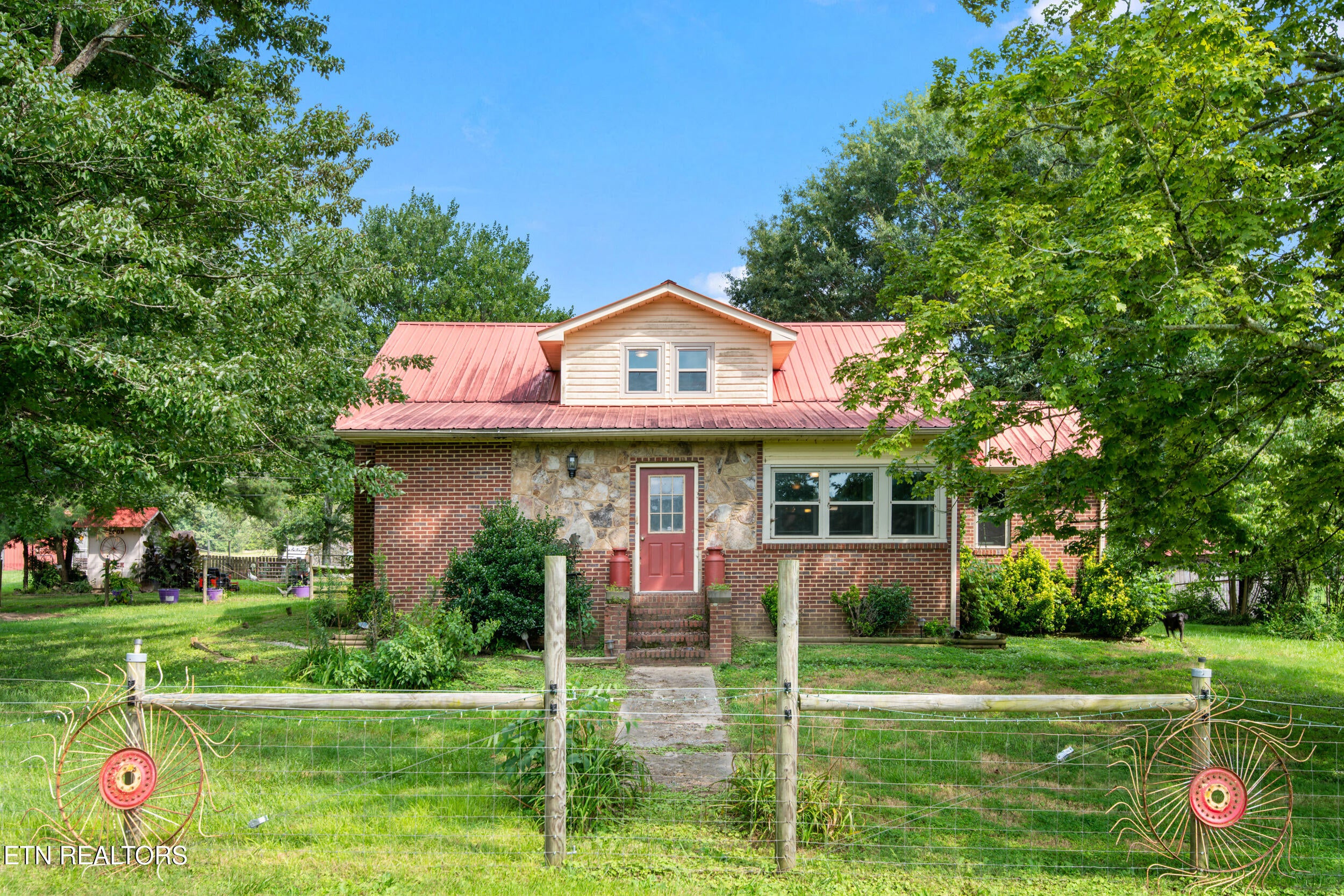 1245 Paint Rock Valley Rd