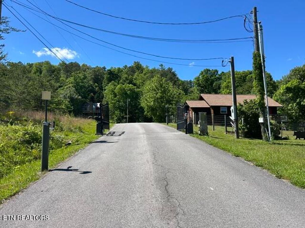 Photo of 325 Beckett Ridge Rd, Townsend, TN 37882 (MLS # 1341438)