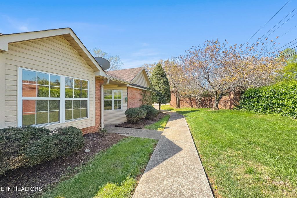 Photo of 4554 Shamus Way, Knoxville, TN 37918 (MLS # 1336392)