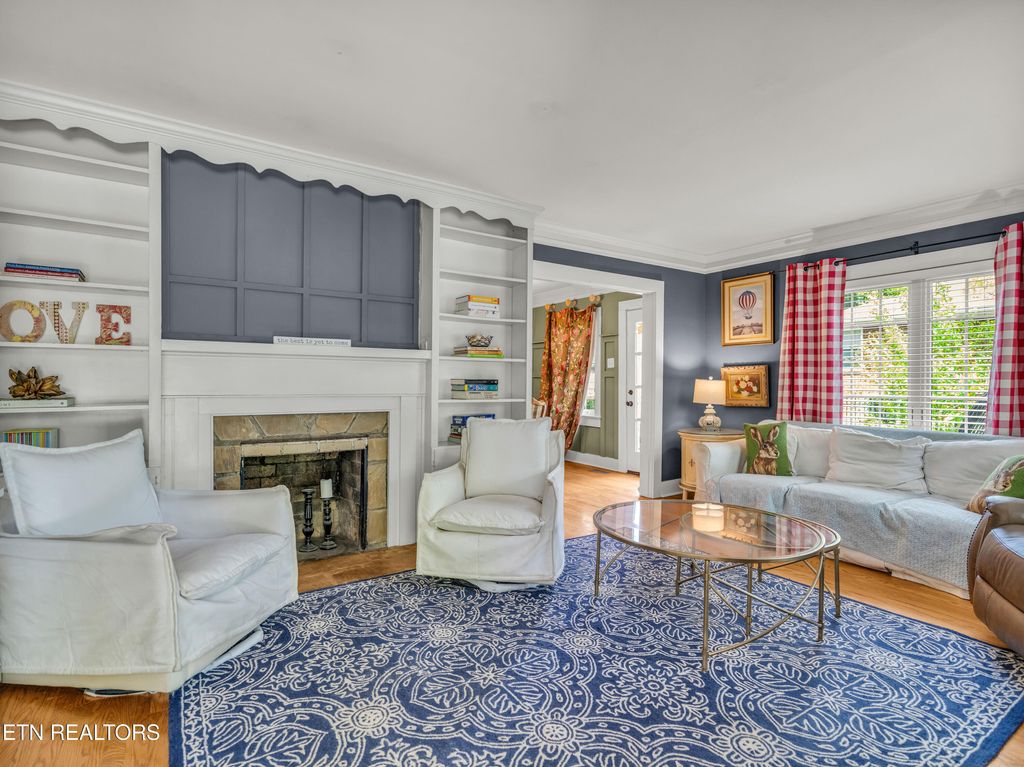 Photo of 513 E 1st North St, Morristown, TN 37814 (MLS # 1337279)