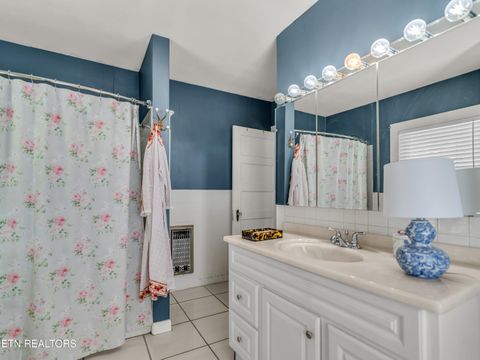 Tiny photo for 513 E 1st North St, Morristown, TN 37814 (MLS # 1337279)