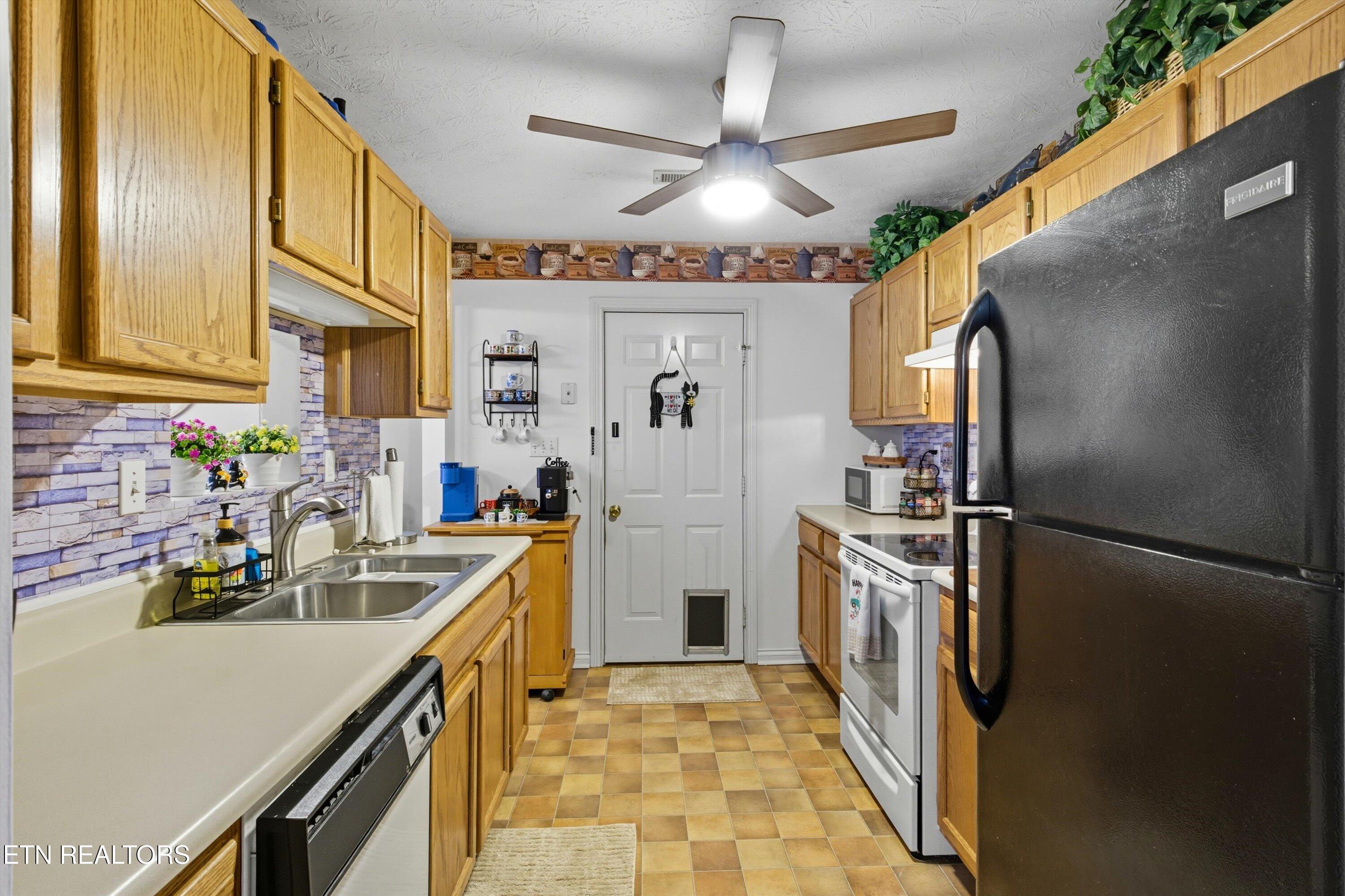 131 Emerald Court Place