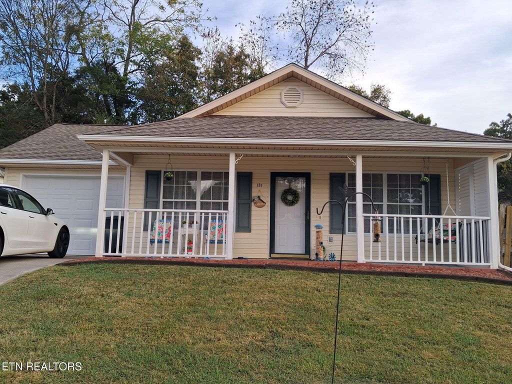 Photo of 131 Emerald Court Place, Lenoir City, TN 37771 (MLS # 1316315)