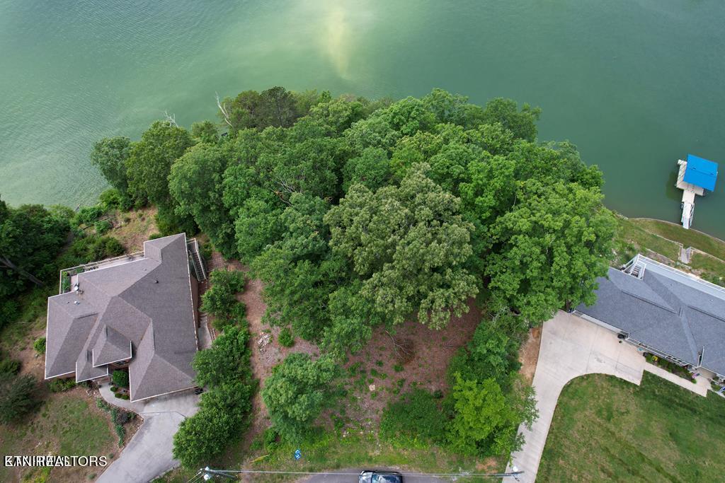 1147 Lakefront Pl.