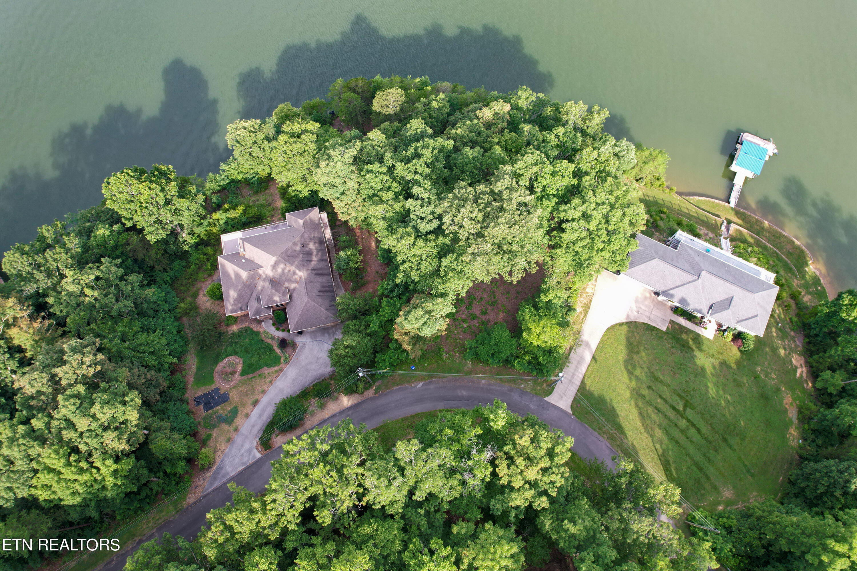 1147 Lakefront Pl.