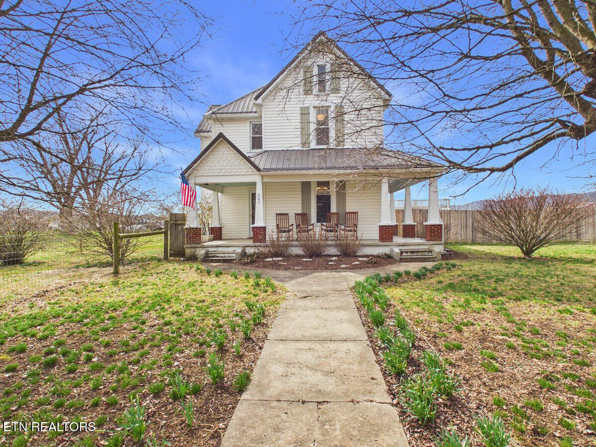 207 Thomas Rd