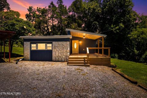 Photo of 2401 Maryville Pike, Knoxville, TN 37920 (MLS # 1347902)