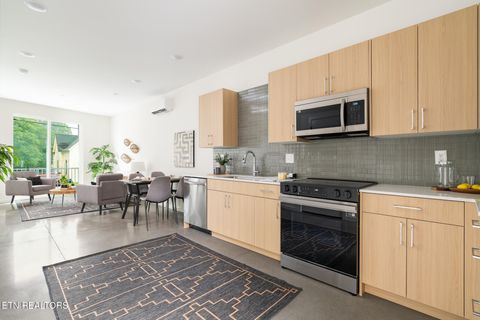 Tiny photo for 105 E Oldham #103, Knoxville, TN 37917 (MLS # 1318618)