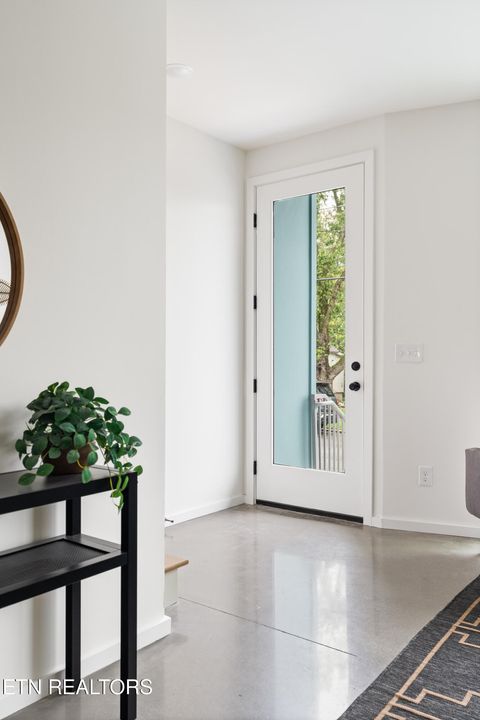 Tiny photo for 105 E Oldham #103, Knoxville, TN 37917 (MLS # 1318618)