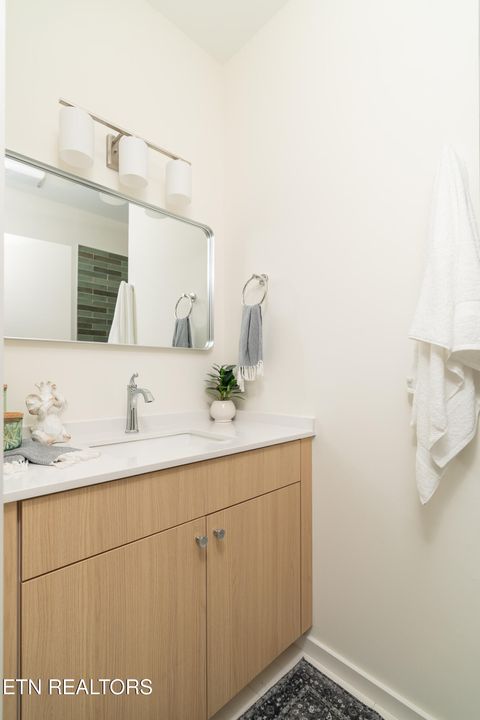 Tiny photo for 105 E Oldham #103, Knoxville, TN 37917 (MLS # 1318618)