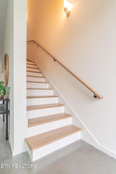 Tiny photo for 105 E Oldham #103, Knoxville, TN 37917 (MLS # 1318618)