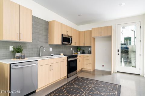 Tiny photo for 105 E Oldham #103, Knoxville, TN 37917 (MLS # 1318618)