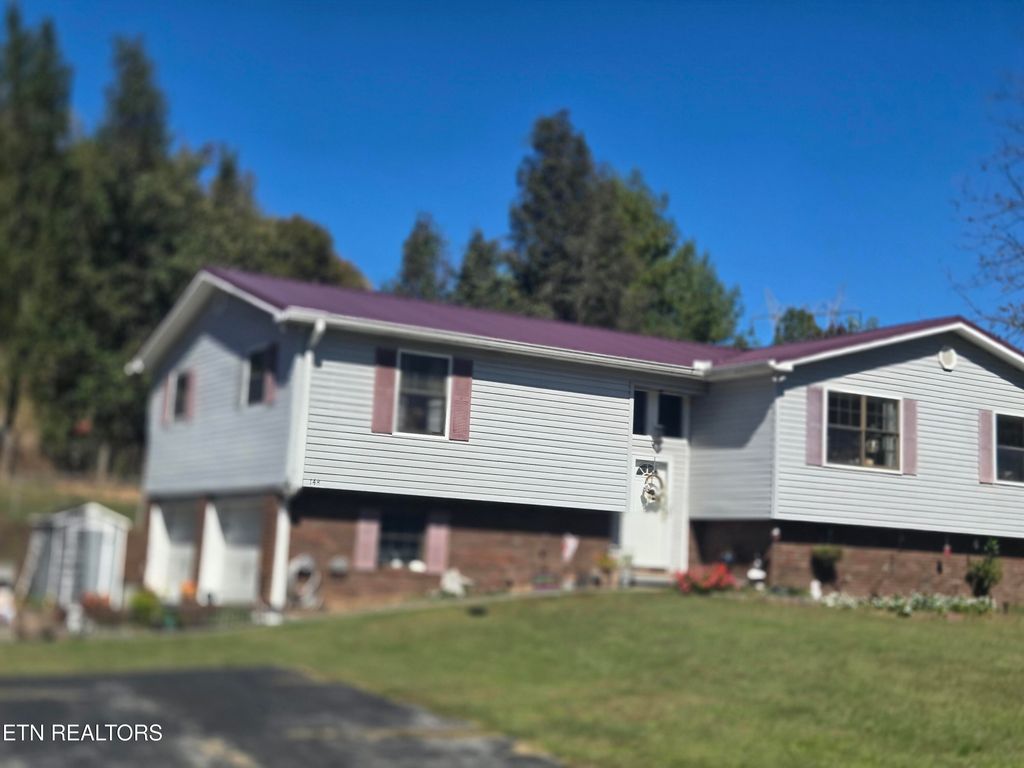 Photo of 148 Batley Loop Rd, Clinton, TN 37716 (MLS # 1318828)