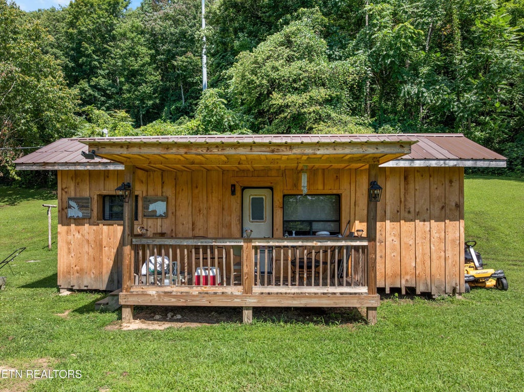 Photo of 121 Sunshine Circle, LaFollette, TN 37766 (MLS # 1351617)