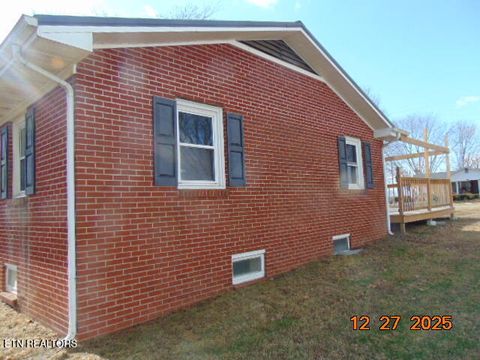 Tiny photo for 1051 Meek St, Madisonville, TN 37354 (MLS # 1324934)